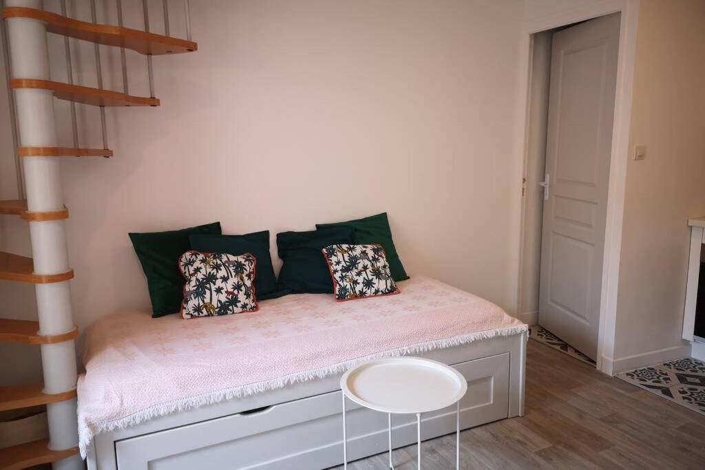 Maison De Village Meublee Avec Terrasse Donzère المظهر الخارجي الصورة